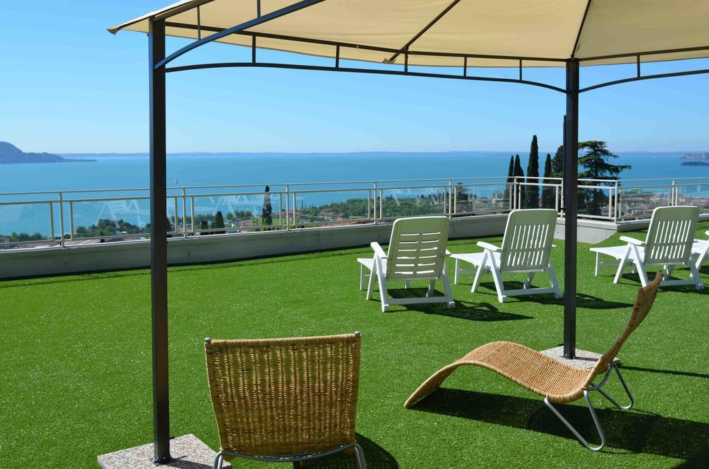 Residence Il Poggio Al Sole Toscolano Maderno Exterior photo